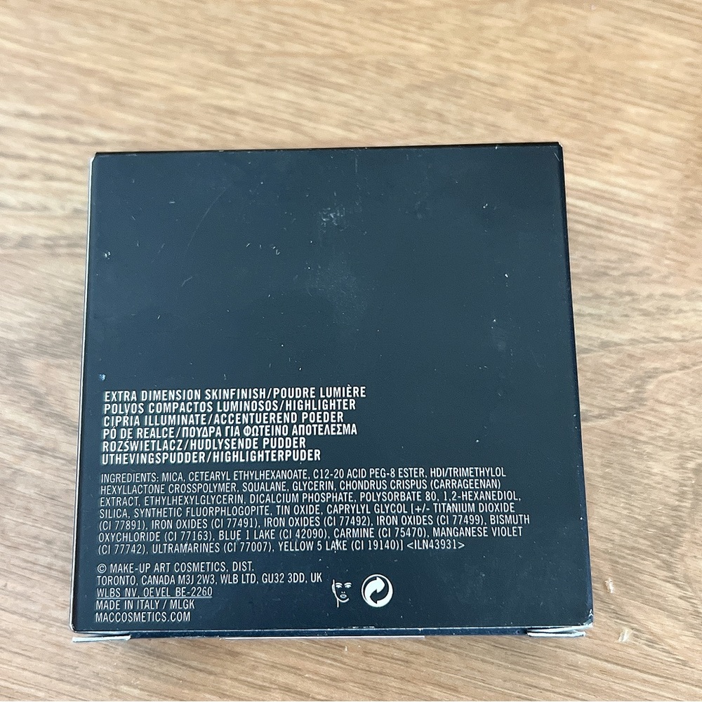MAC Cosmetics Extra Dimension Skinfinish Double-Gleam - Picture 4 of 4